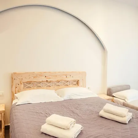 Cyclades Hotel Karterados (Santorini)